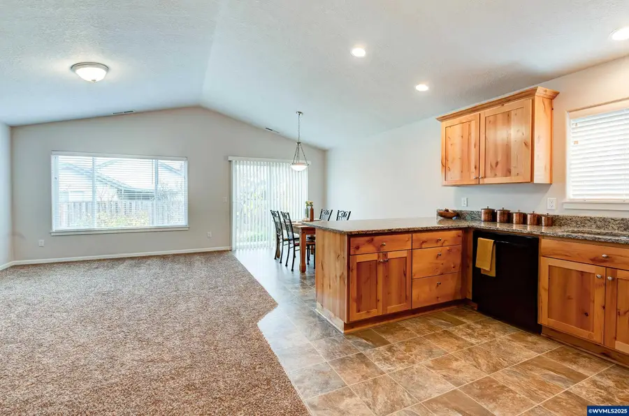 482 SE Isenberg St, Dallas, OR 97338 - Image #2