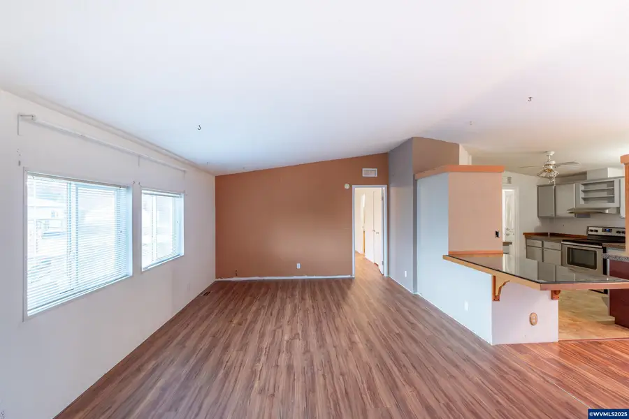 126  Lyons Ct SW, Albany, OR 97322 - Image #2