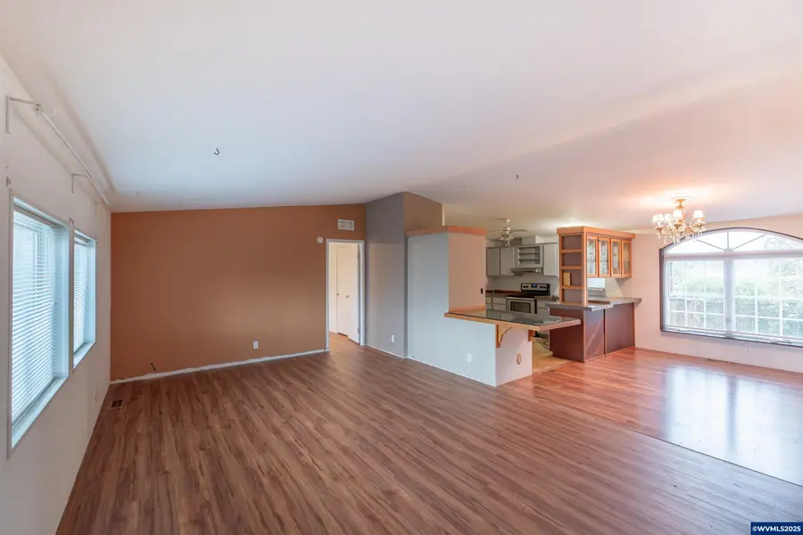 126  Lyons Ct SW, Albany, OR 97322 - Image #3