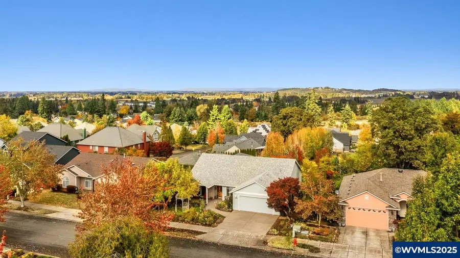 1409  Crestview Dr, Silverton, OR 97381 - Image #2