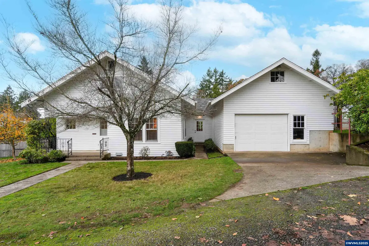 619  B St, Silverton, OR 97381 - Image #1