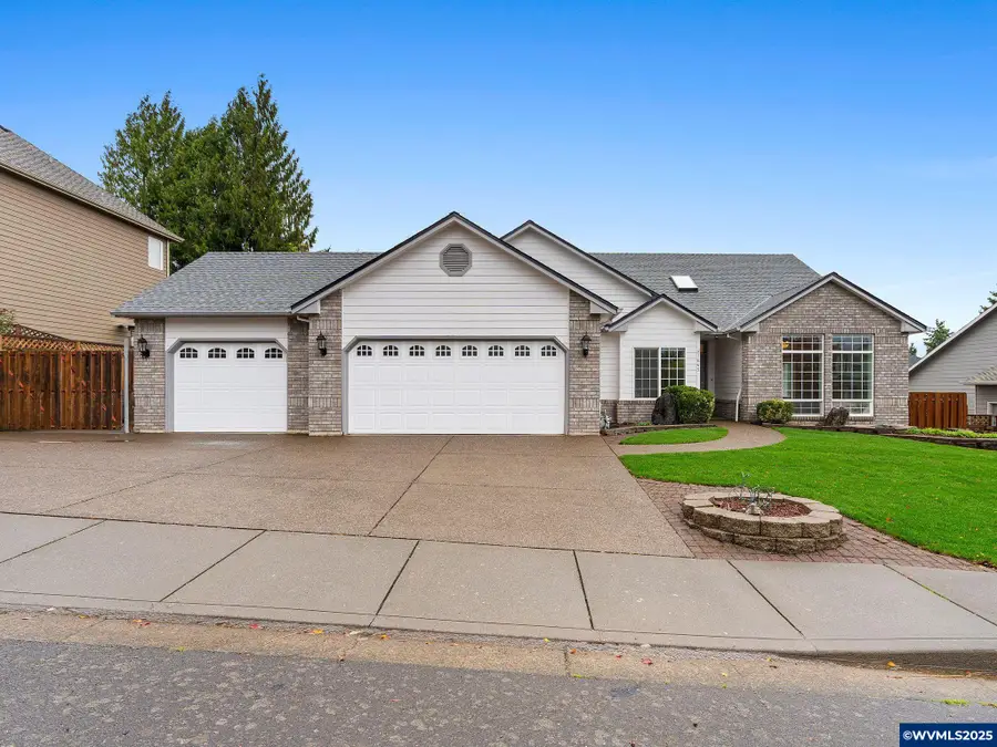 1645  Diamond Peak Ct NW, Salem, OR 97302 - Image #2