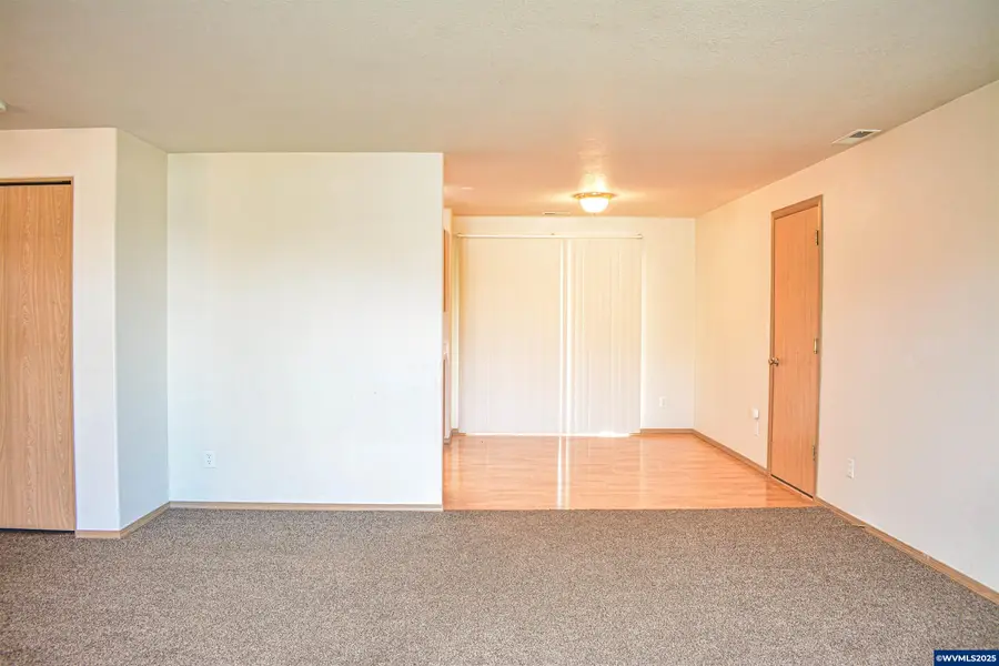 1052 S 10th St, Lebanon, OR 97355 - Image #2