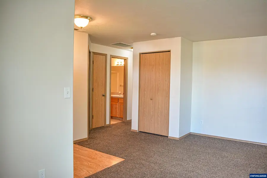 1052 S 10th St, Lebanon, OR 97355 - Image #3