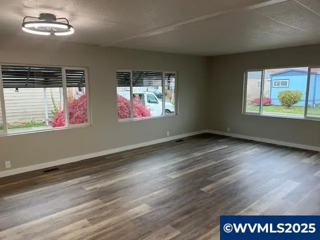 5422  Portland Rd NE, Salem, OR 97305 - Image #3