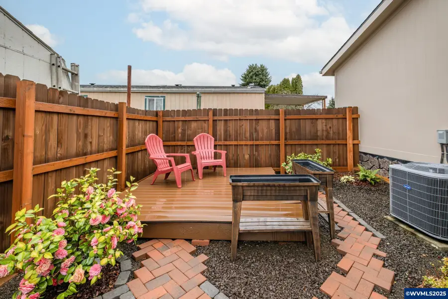 204  Cascade #8 Dr, Lebanon, OR 97355 - Image #3