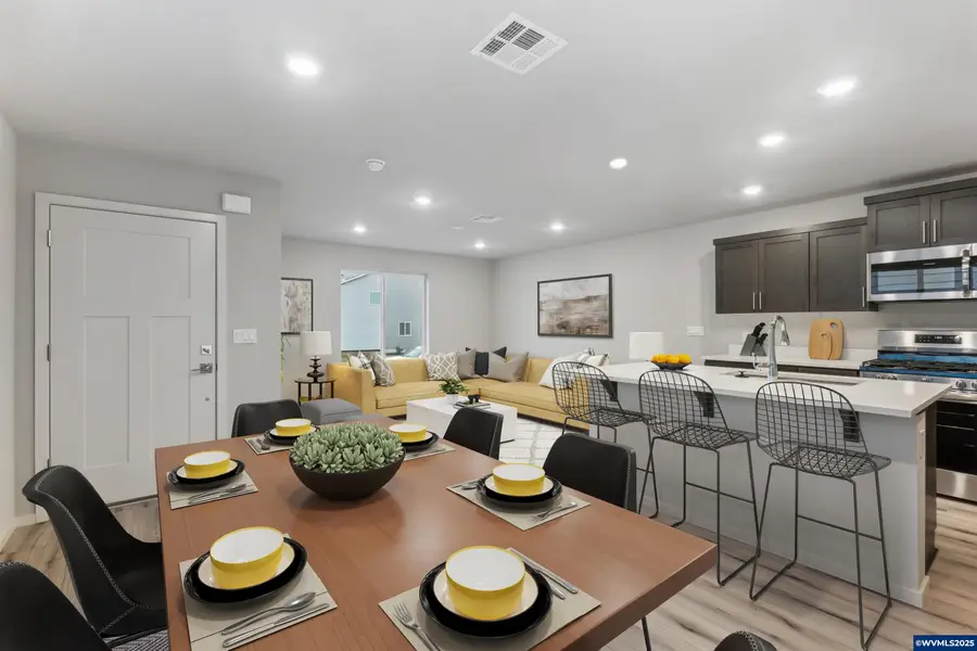 651  Merriott Ln, Woodburn, OR 97071 - Image #2