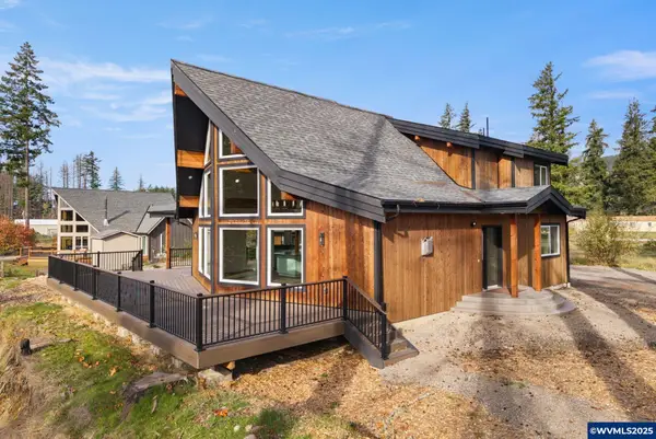 138  Santiam St, Gates, OR 97346