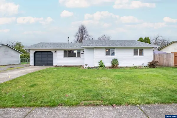 920 N 9th St, Aumsville, OR 97325