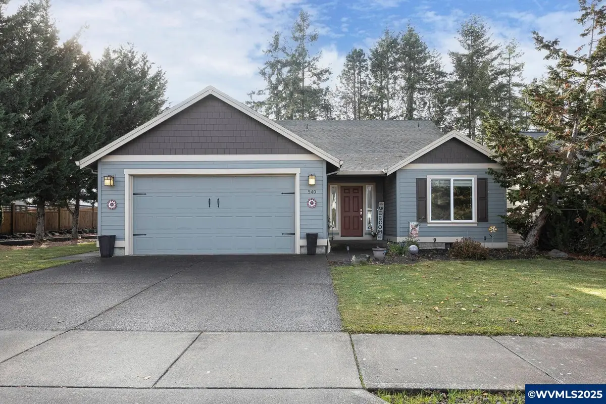 940  Hayes St, Mount Angel, OR 97362 - Image #1