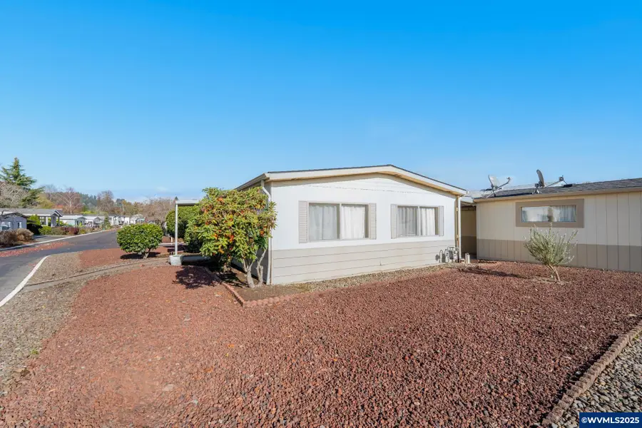 17165 SW Eldorado Dr, Beaverton Hillsboro, OR 97224 - Image #2