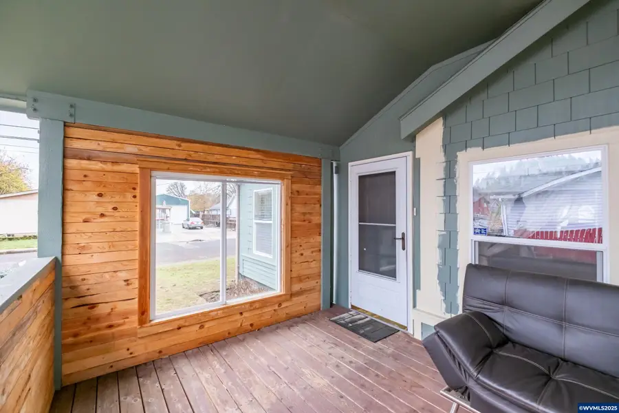 1065  23rd Av, Sweet Home, OR 97386 - Image #3