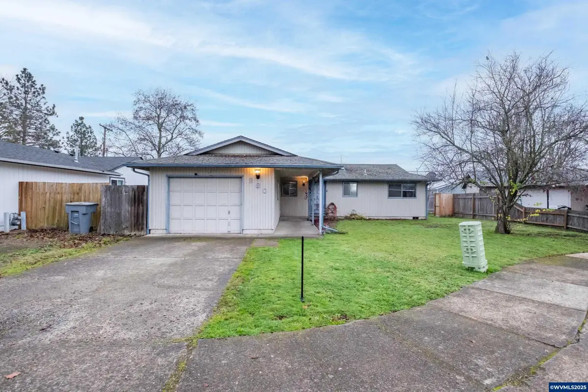 280  Honeysuckle St, Lebanon, OR 97567 - #1