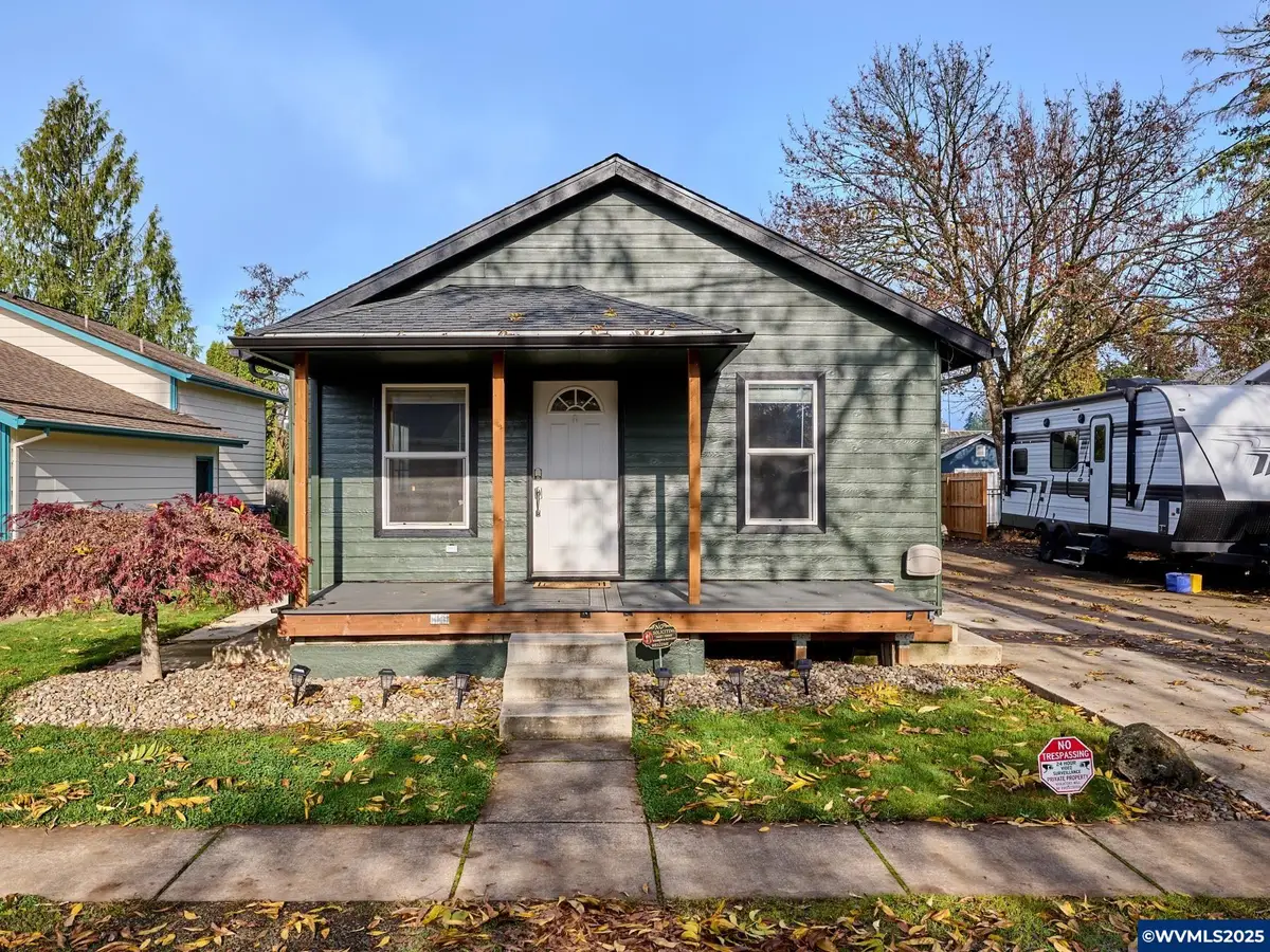 1006  Well St, Silverton, OR 97381 - Image #1