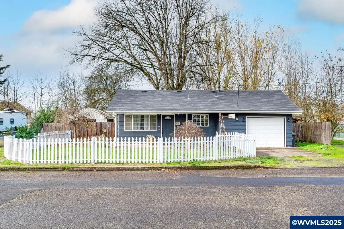 375 N 6th St, Harrisburg, OR 97446 - Image #1