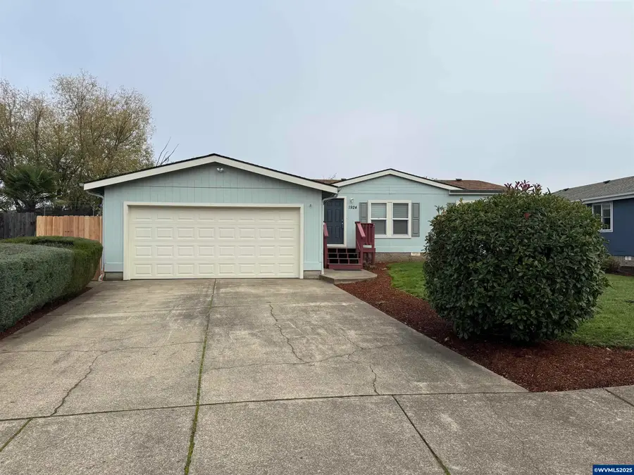 1924 SE Virginia Dr, Dallas, OR 97338 - Image #2