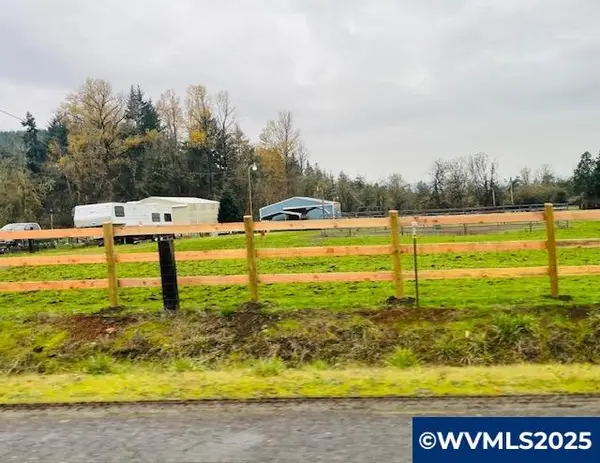 1070  43rd Ave Av, Sweet Home, OR 97386