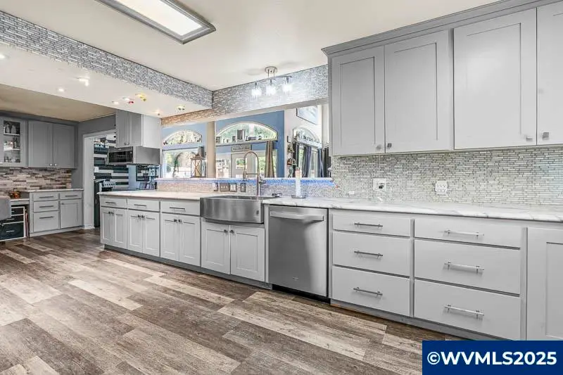 211  Sunset Av N, Keizer, OR 97303 - Image #2