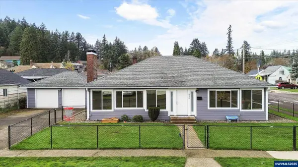 1038  3rd Av, Sweet Home, OR 97386