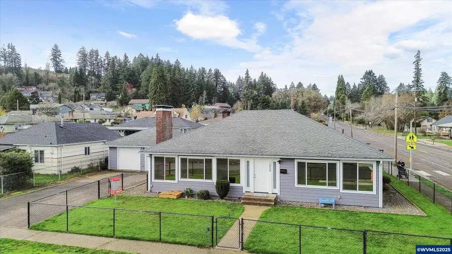 1038  3rd Av, Sweet Home, OR 97386 - Image #2