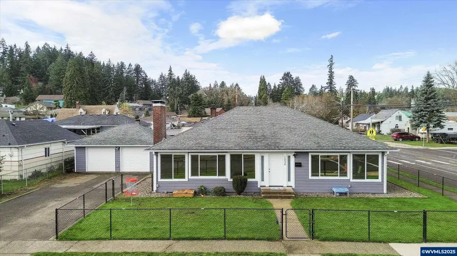 1038  3rd Av, Sweet Home, OR 97386 - Image #3