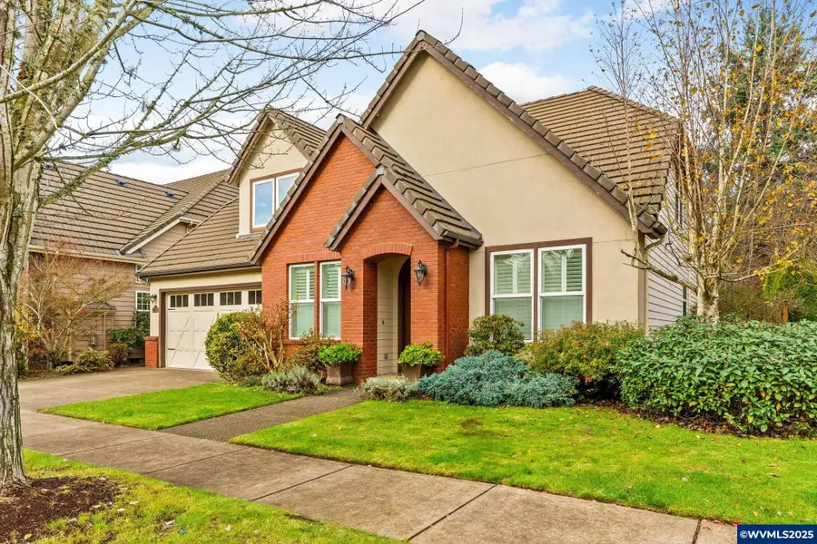 1163  Cedar Ridge Dr, Eugene, OR 97401 - Image #2