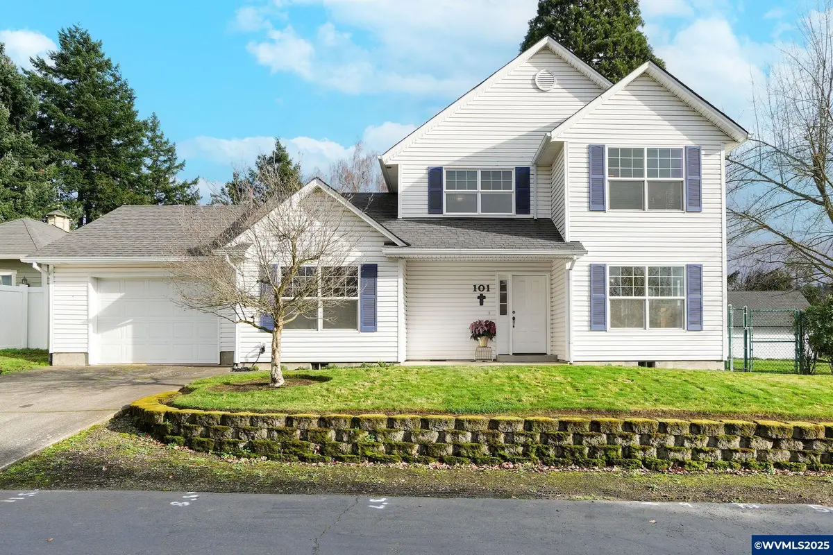 101  Gregory Ln, Mount Angel, OR 97362 - Image #1