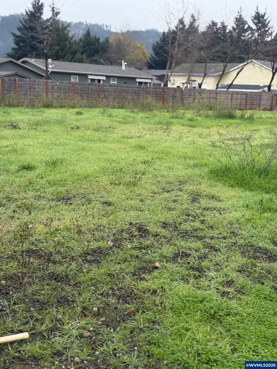 480 SE Woody Ct, Myrtle Creek, OR 97457 - Image #3