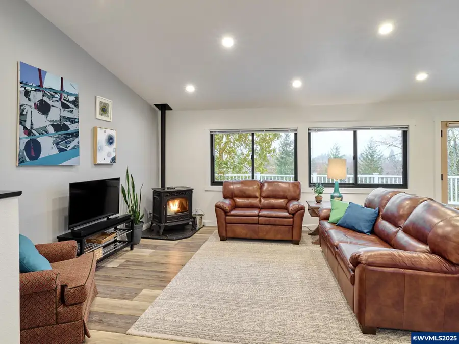 4148  Cascade Hwy, Silverton, OR 97381 - Image #2