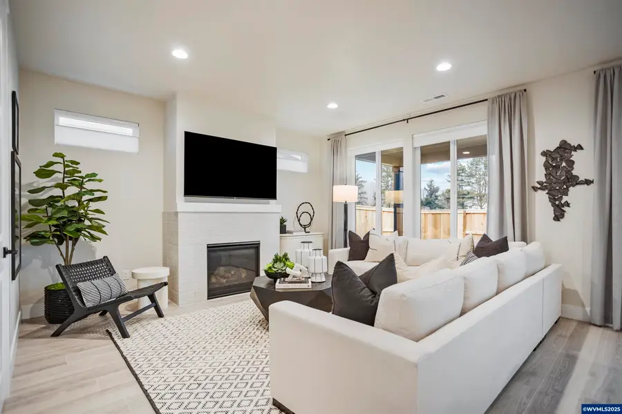 792  Magnolia  Av, Woodburn, OR 97071 - Image #2