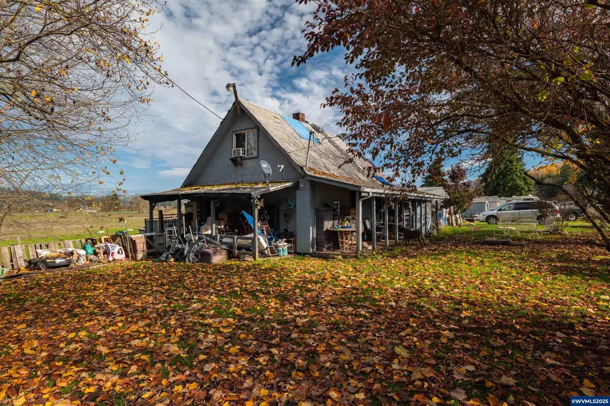 1715  Cascade Dr, Lebanon, OR 97355 - Image #1