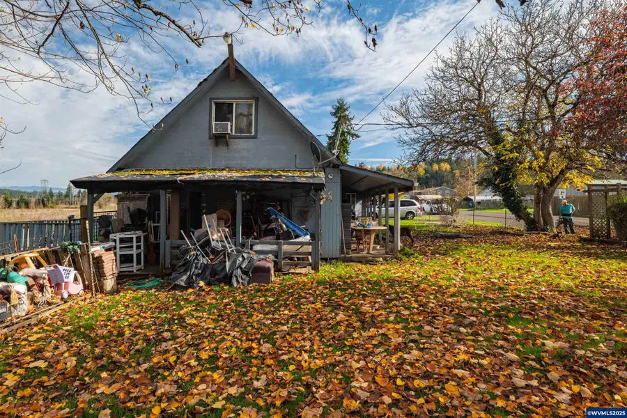 1715  Cascade Dr, Lebanon, OR 97355 - Image #2