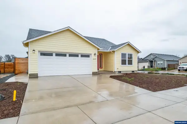 2037  Waterford St SE, Albany, OR 97322