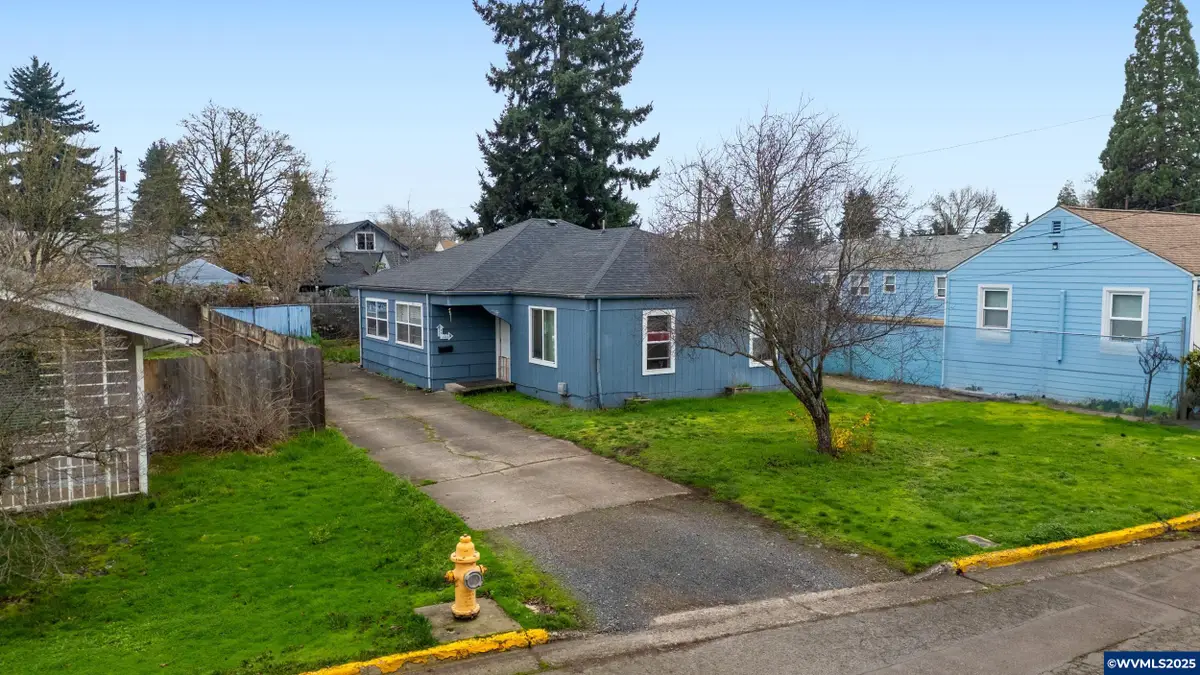 1453 (&1451)  Hiatt St, Lebanon, OR 97355 - Image #1