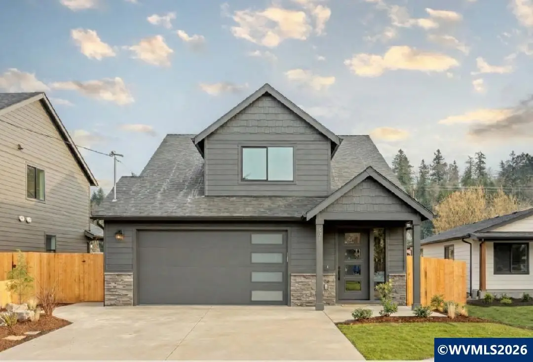 407 S 1st St, Silverton, OR 97381 - #1