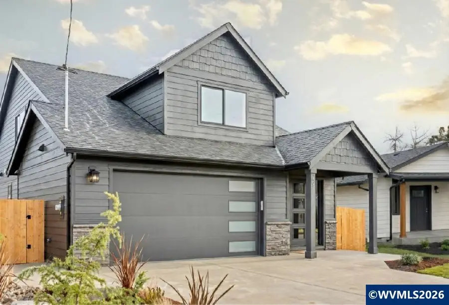 407 S 1st St, Silverton, OR 97381 - #3