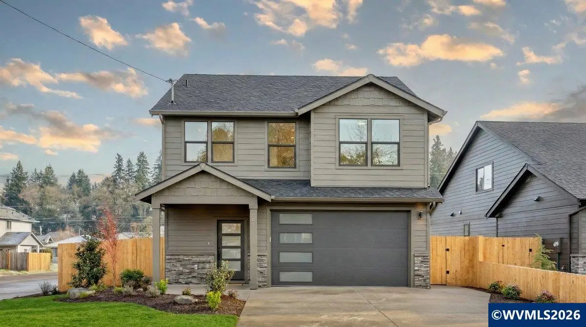 401 S 1st St, Silverton, OR 97381 - #1