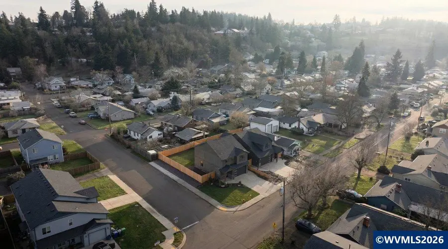 401 S 1st St, Silverton, OR 97381 - #2