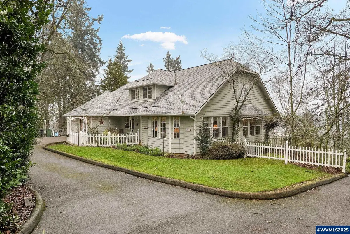 245  Edgewood Dr, Silverton, OR 97381 - Image #1