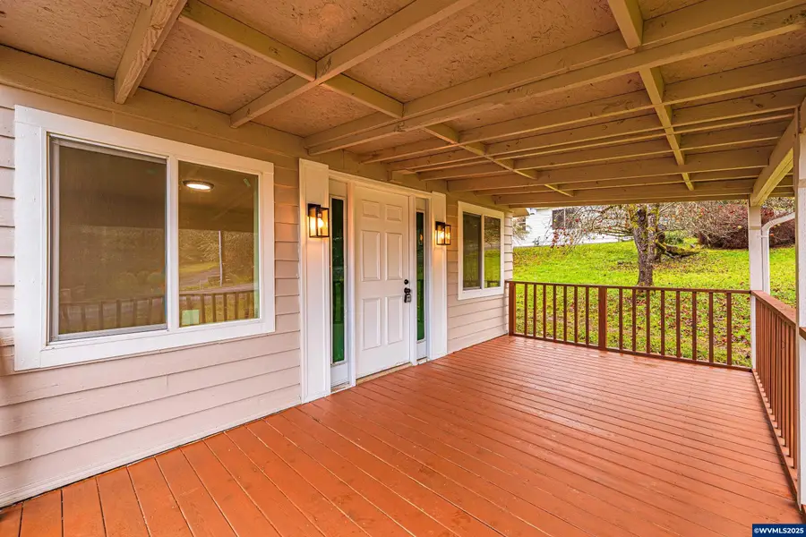 225  21st Av, Sweet Home, OR 97386 - #3