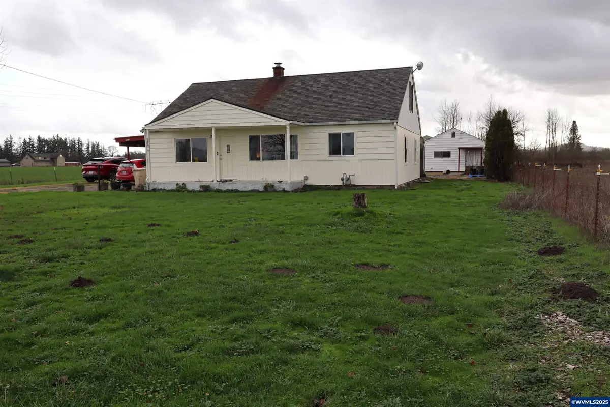 38696  Griggs Dr, Lebanon, OR 97355 - Image #1