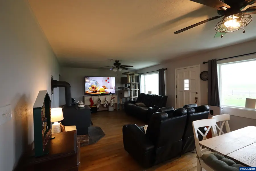 38696  Griggs Dr, Lebanon, OR 97355 - Image #3