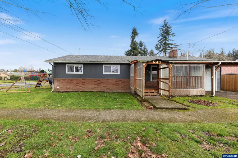 642 N 6th Av, Stayton, OR 97383 - Image #2