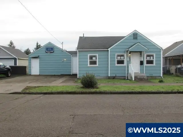 370 W B St, Lebanon, OR 97355 - Image #1