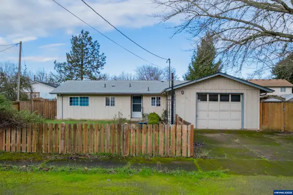 905  Ash St, Brownsville, OR 97327