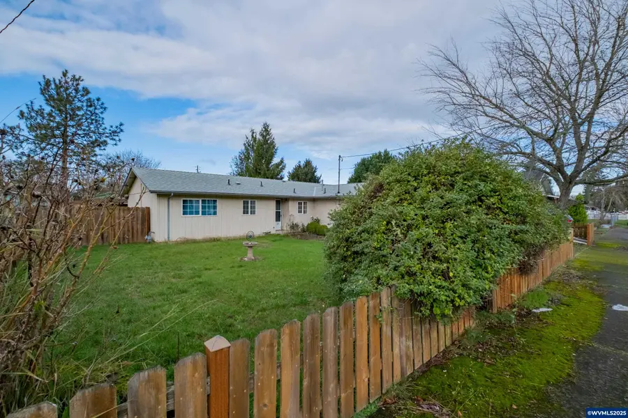 905  Ash St, Brownsville, OR 97327 - #2