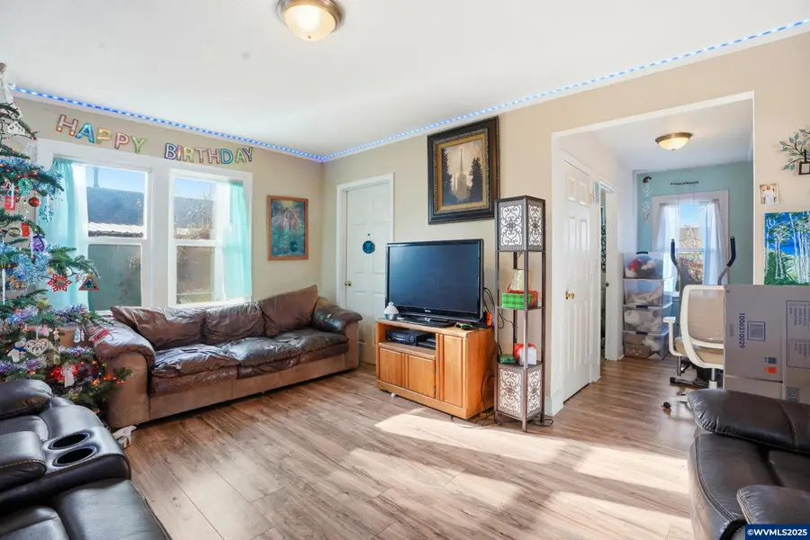 789  Hall St, Woodburn, OR 97071 - Image #2