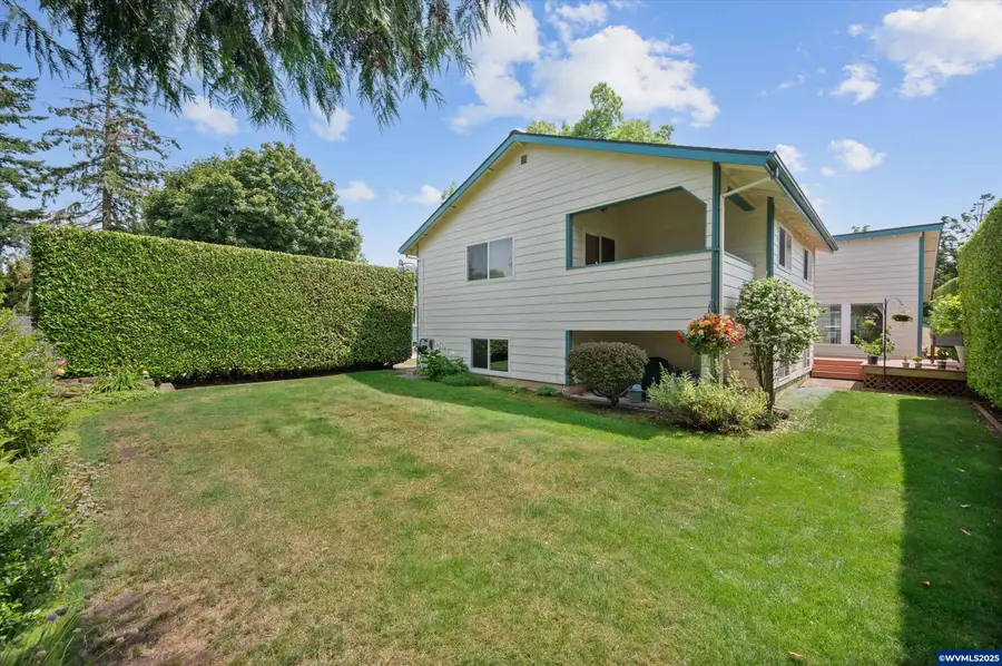 1010  Well St, Silverton, OR 97381 - Image #2