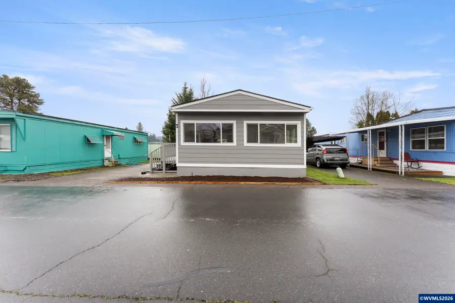 4424 SE Roethe Rd, Milwaukie, OR 97267 - Image #2