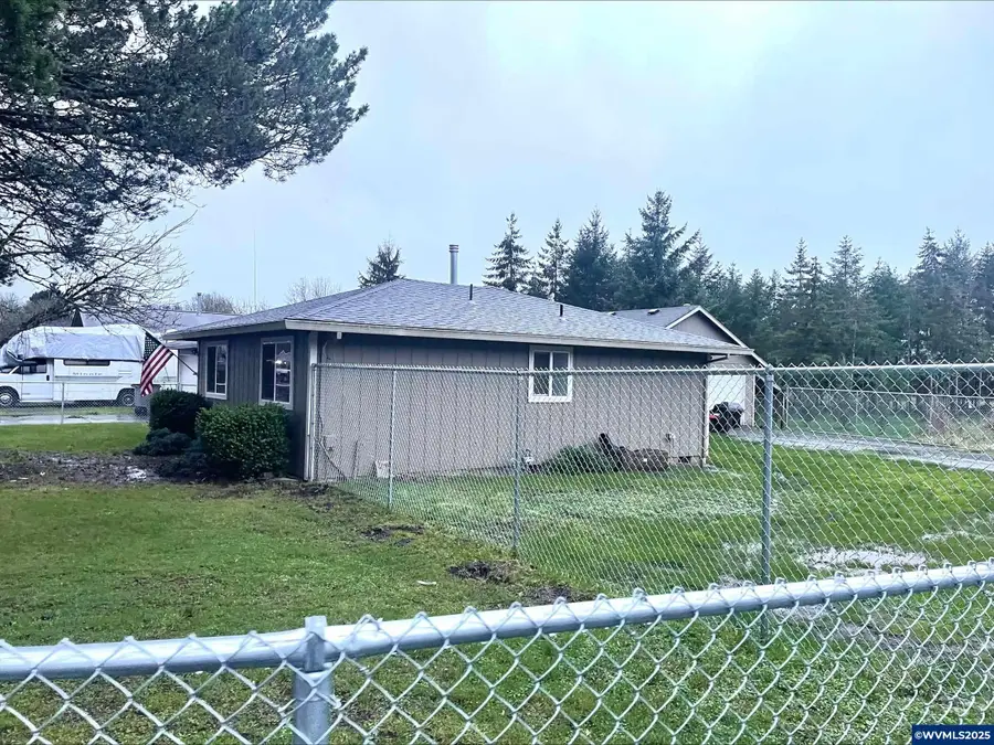 454 NE Elm St, Sheridan, OR 97378 - #3